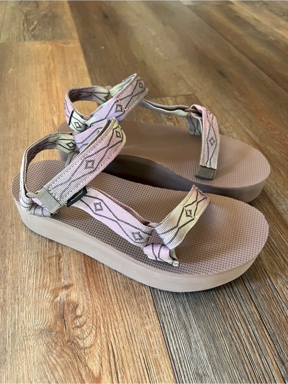 Teva size 9 Flatform Sandals - Picture 3 of 8
